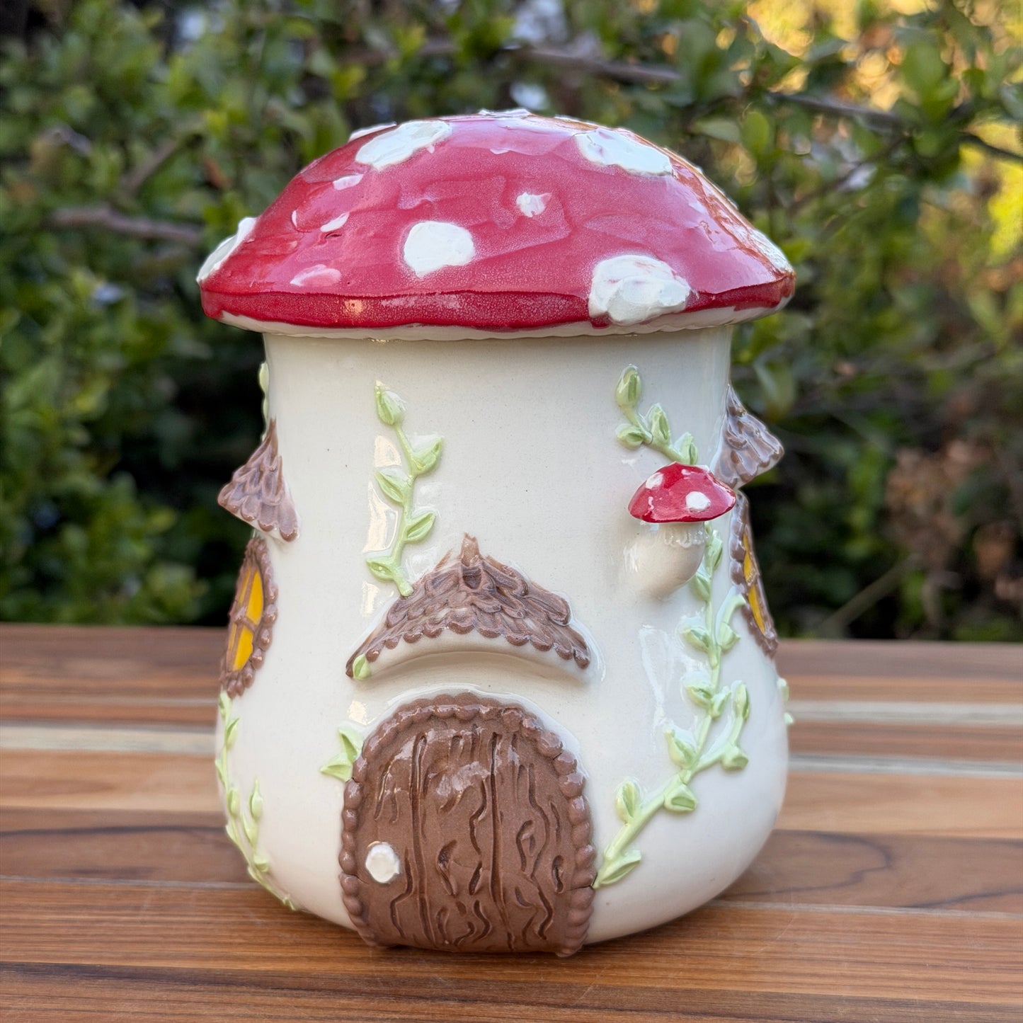 Mushroom Lid Jar - Red